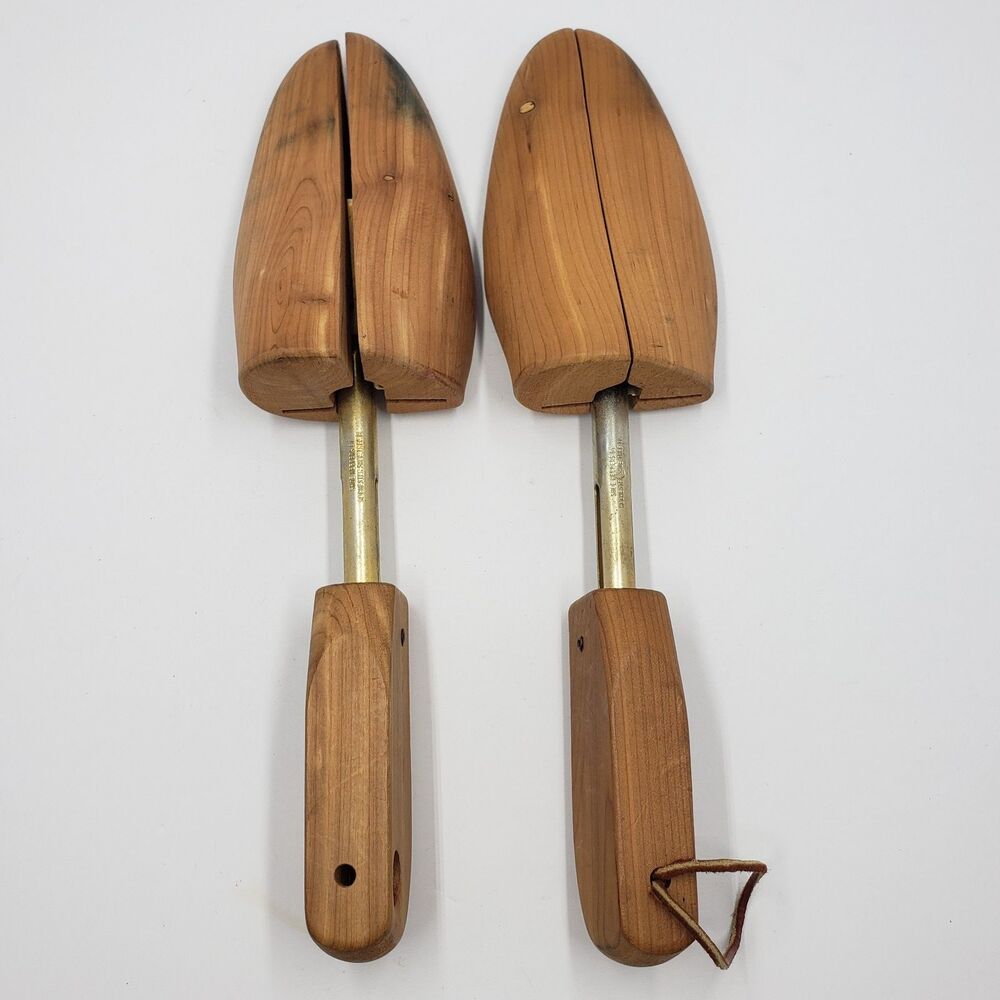 Rochester Shoe Co Cedar Shoe Trees Medium M Wooden Shaper Shoe Keeper USA Made